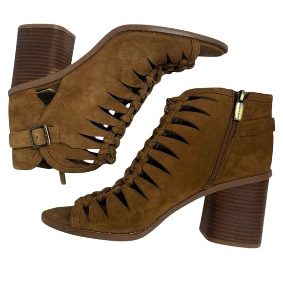 VINCE CAMUTO TORINDI SUEDE & LEATHER LACE UP PEEP TOE BOHEMIAN BOOTIES SZ 7 M - Picture 9 of 16